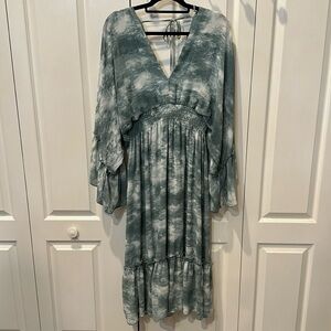 HYFVE Tie dye butterfly sleeve midi dress NWOT size Lg